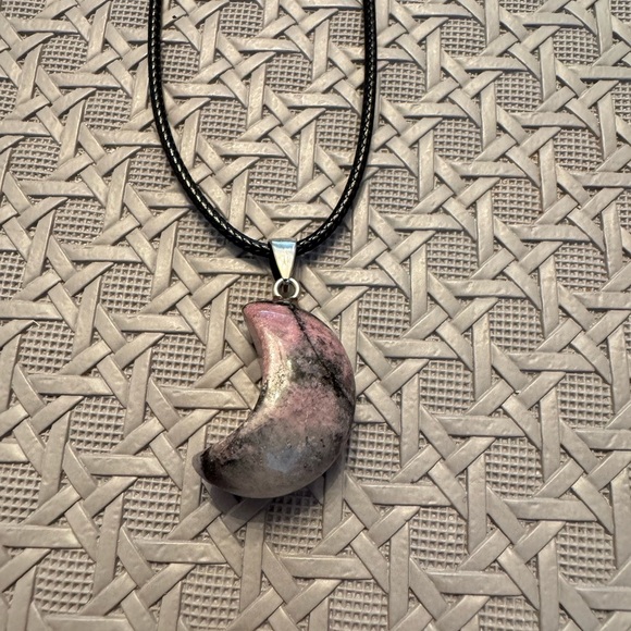 Rhodonite Elegant Black and Purple Pendant Necklace - Picture 2 of 3